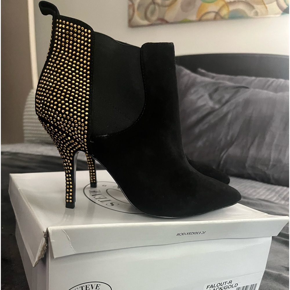 STEVE MADDEN BRAND NEW!!! NEVER WORN!!!!